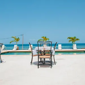 Hotel Falucho Paradise